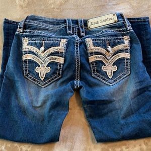 Women’s rock revival Capri